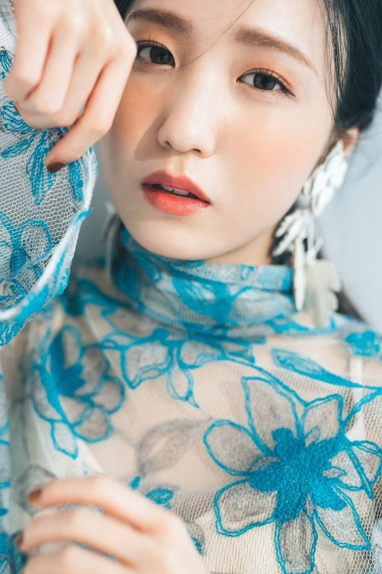 本田仁美『ドルチェ＆ガッバーナ ビューティ プレス』より