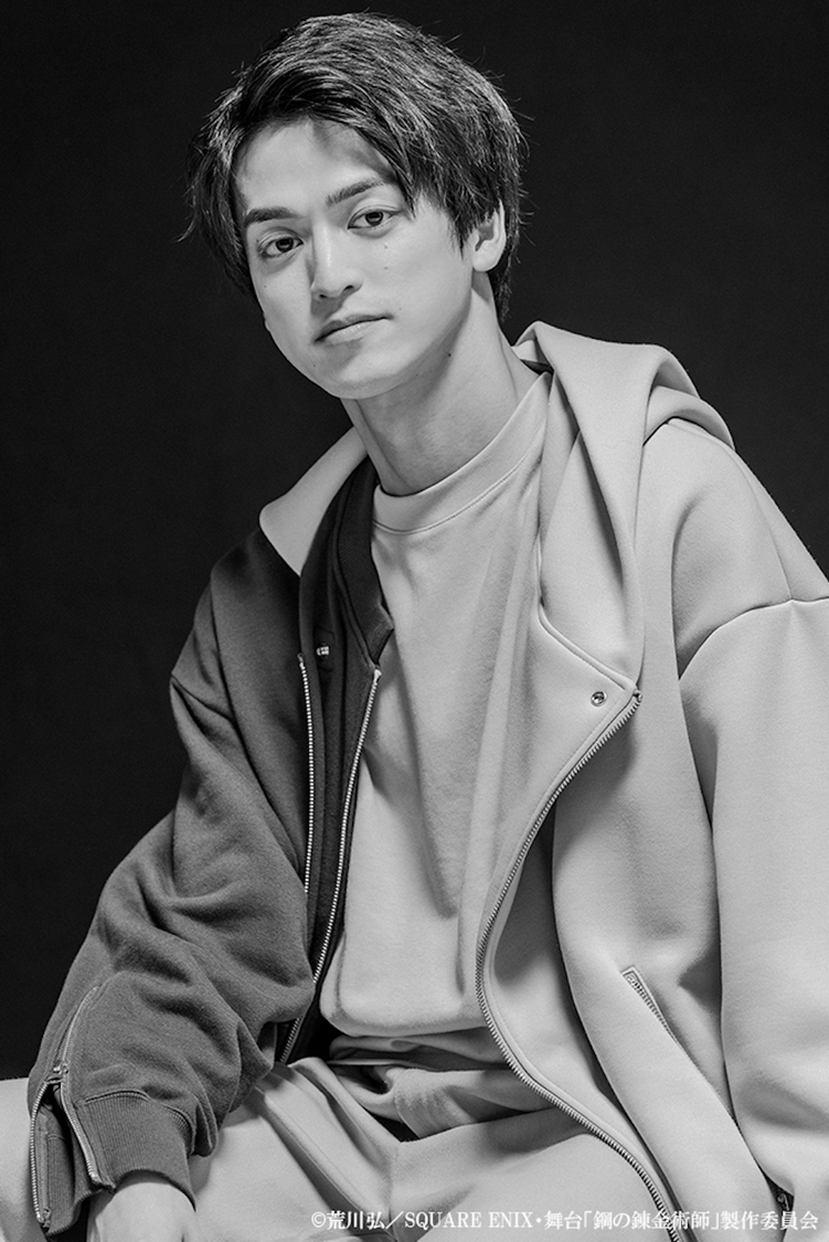 眞嶋秀斗（アルフォンス・エルリック役）©荒川弘/SQUARE ENIX・舞台「鋼の錬金術師」製作委員会