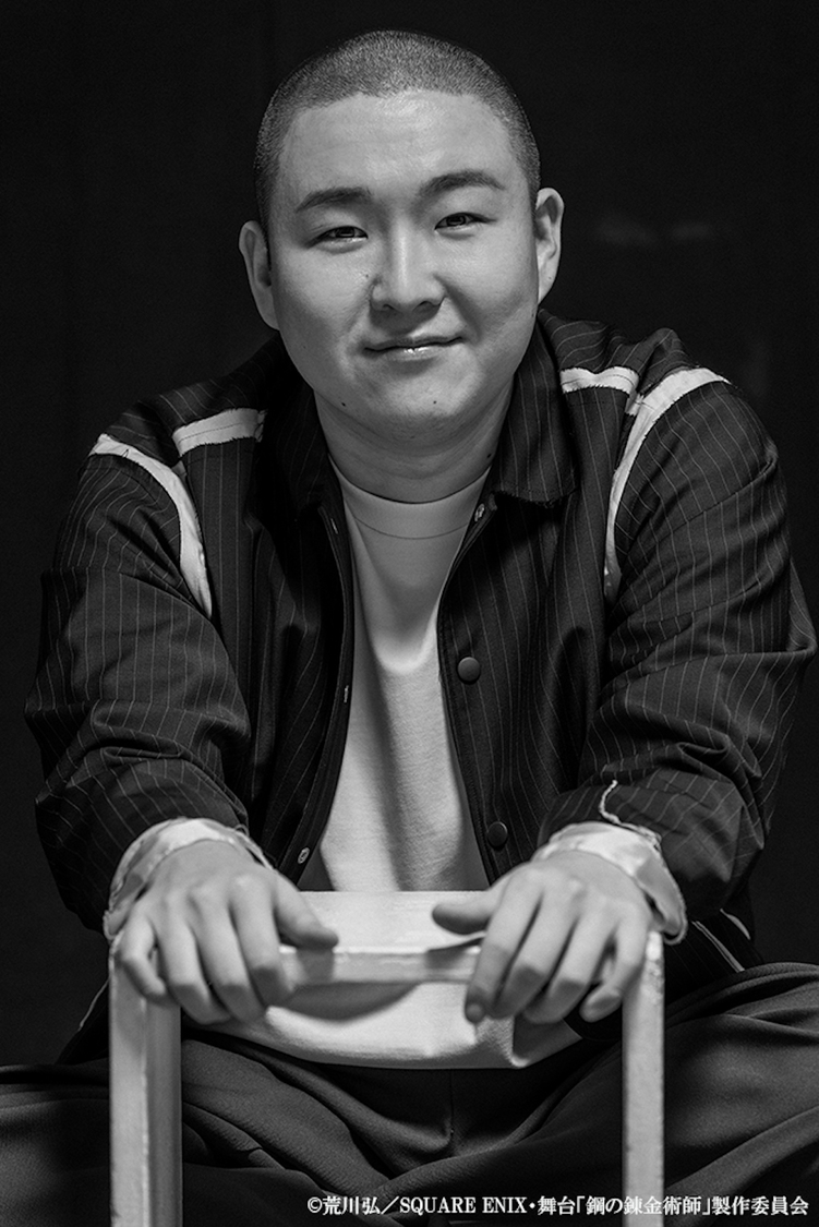 草野大成（グラトニー役）©荒川弘/SQUARE ENIX・舞台「鋼の錬金術師」製作委員会