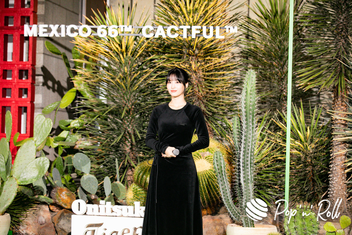 TWICE モモ＜オニツカタイガー「MEXICO 66™ CACTFUL™」プレミア＞在日メキシコ大使館（2022年10月27日）