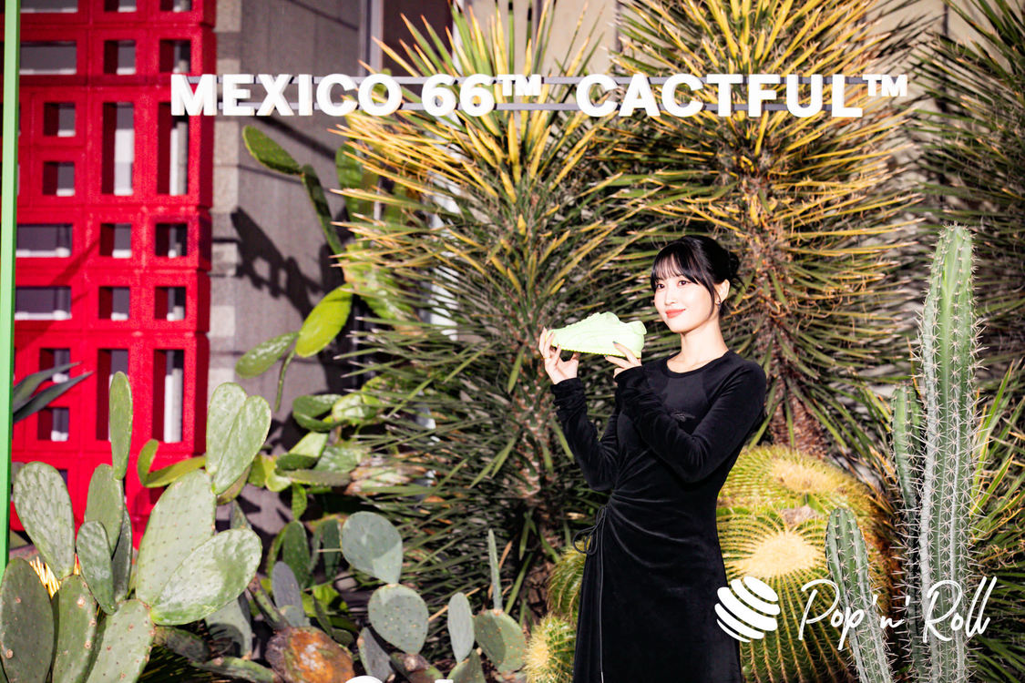 TWICE モモ＜オニツカタイガー「MEXICO 66™ CACTFUL™」プレミア＞在日メキシコ大使館（2022年10月27日）