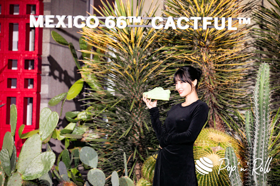 TWICE モモ＜オニツカタイガー「MEXICO 66™ CACTFUL™」プレミア＞在日メキシコ大使館（2022年10月27日）