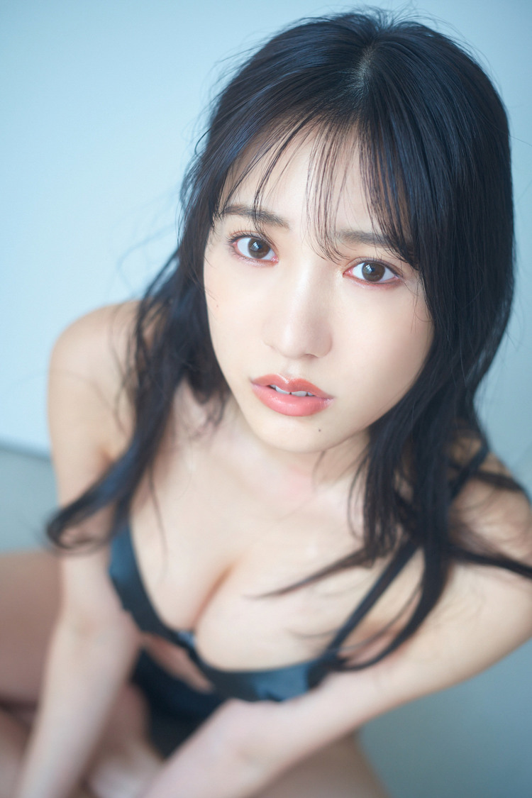 横野すみれ『FLASH』アザーカット（（C）光文社／週刊FLASH　撮影：岡本武志）