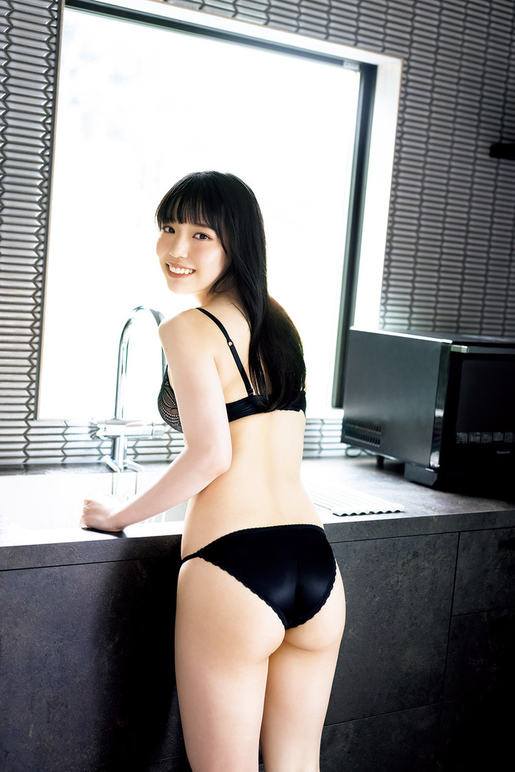 『STU48 岩田陽菜1st写真集 選べないクレヨン』先行カット第2弾（©KADOKAWA ©STU 撮影：TANAKA TOMOHISA）