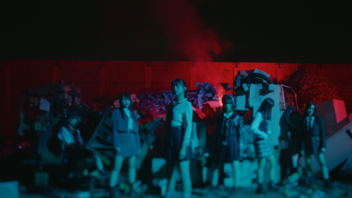 ≒JOY「超孤独ライオン」MVより