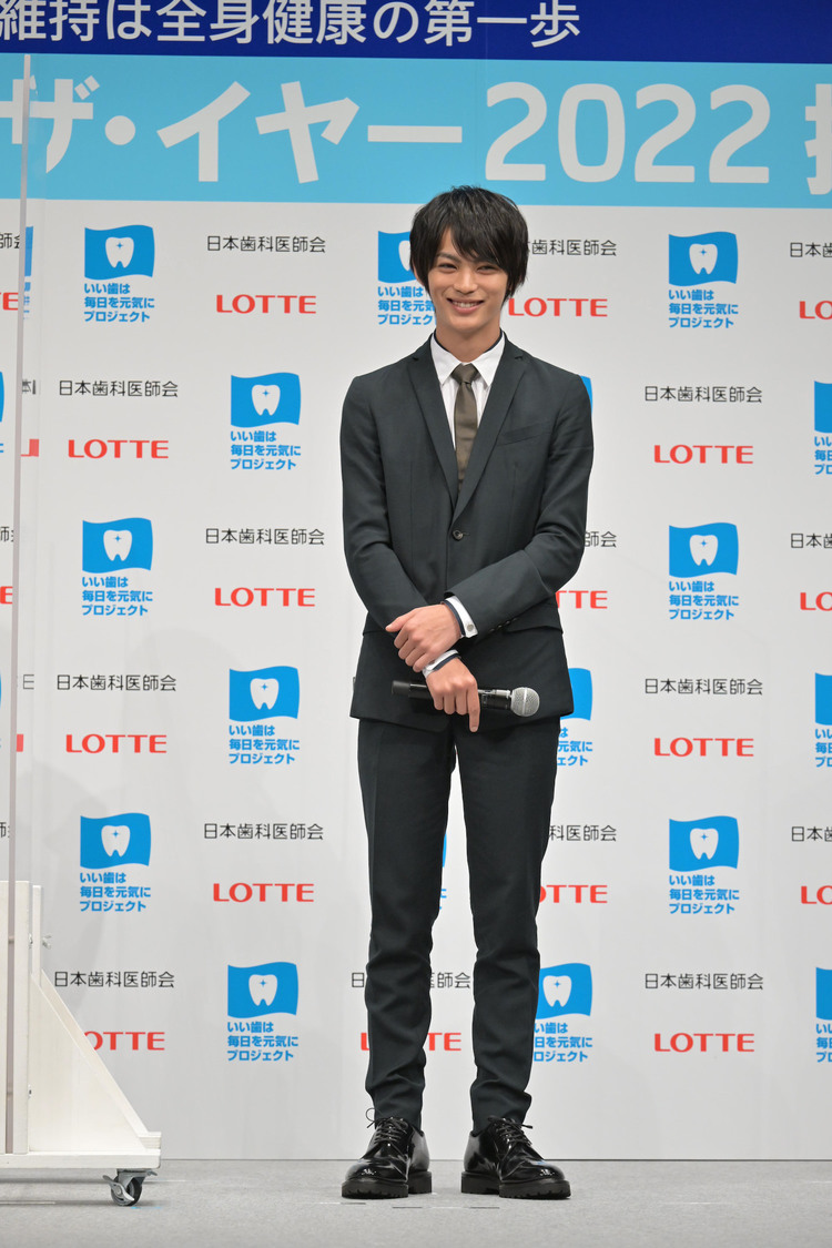 井桁弘恵＆神尾楓珠『ベストスマイル・オブ・ザ・イヤー2022』授賞式（2022年11月8日）