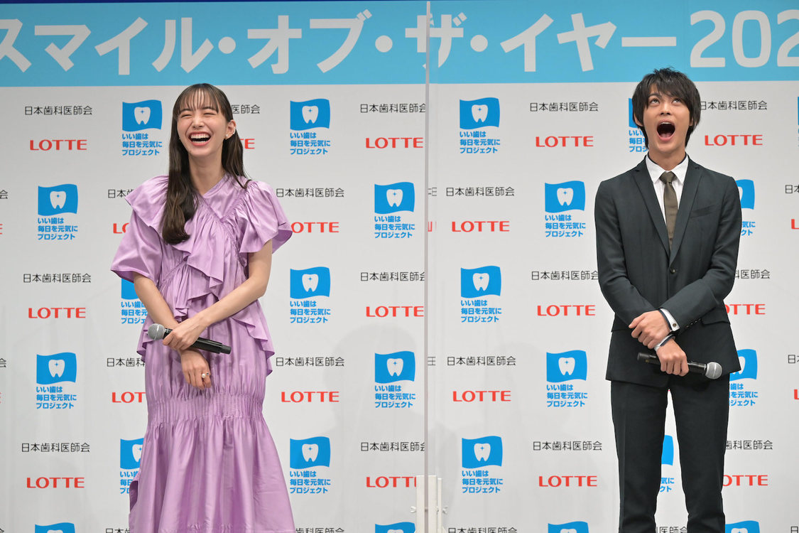 井桁弘恵＆神尾楓珠『ベストスマイル・オブ・ザ・イヤー2022』授賞式（2022年11月8日）
