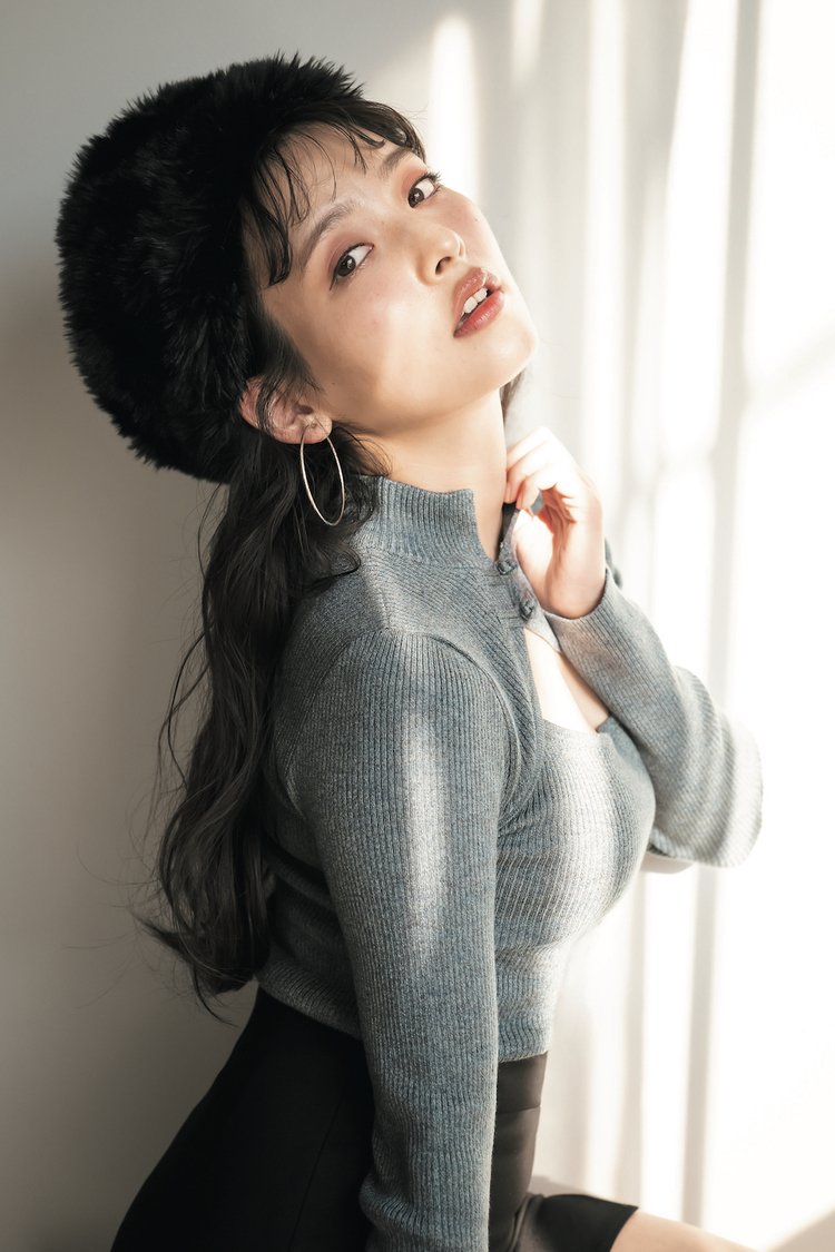 上坂すみれ2nd写真集『すみれのゆめ』（東京ニュース通信社刊）