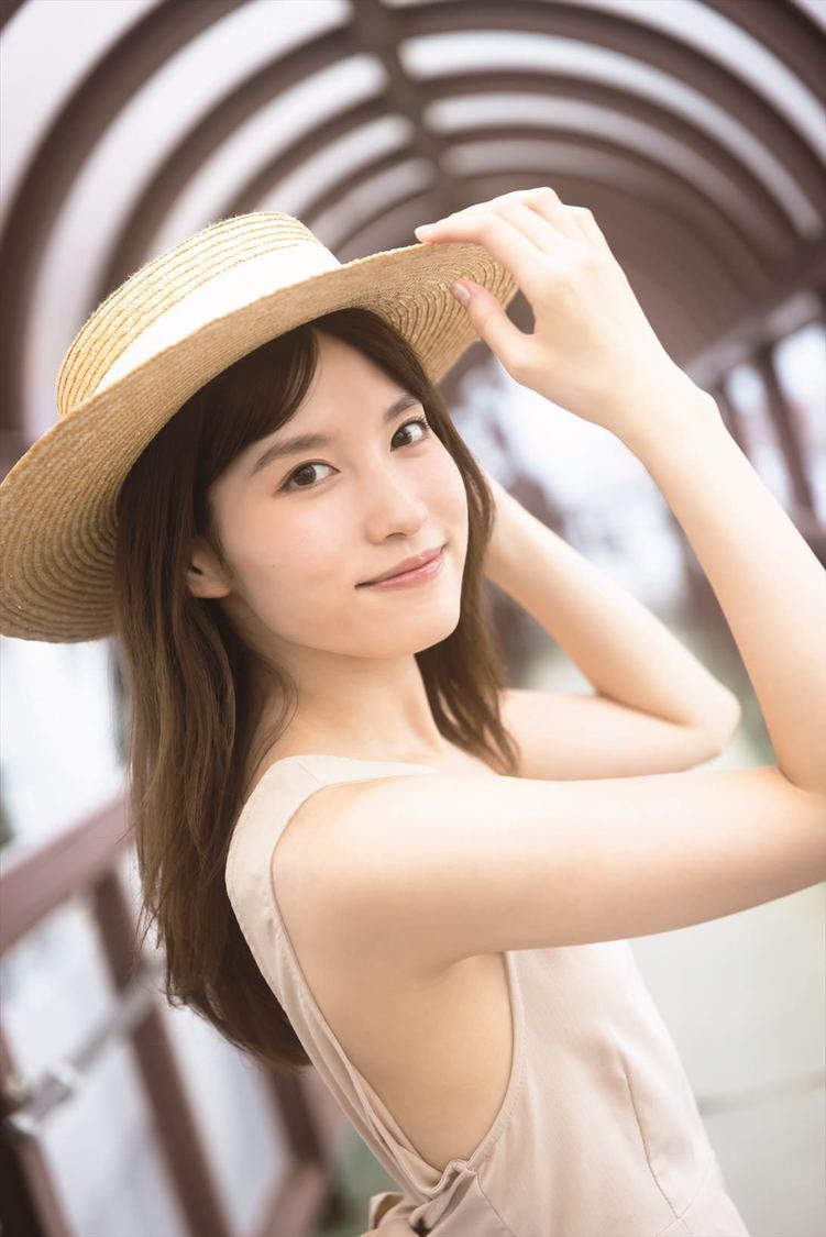 『AKB48 谷口めぐ 1st写真集 可愛さの理由』先行カット第2弾（(C)KADOKAWA (C) A.M.Entertainment PHOTO/TANAKA TOMOHISA）