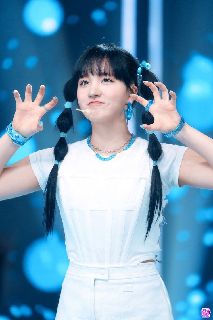 IVE 9月／10月配信分『SBS人気歌謡』《字幕版》（ⓒSBS）