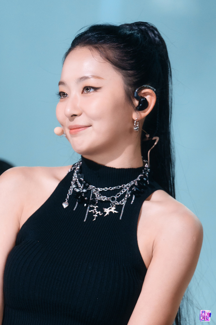 スルギ（Red Velvet）9月／10月配信分『SBS人気歌謡』《字幕版》（ⓒSBS）