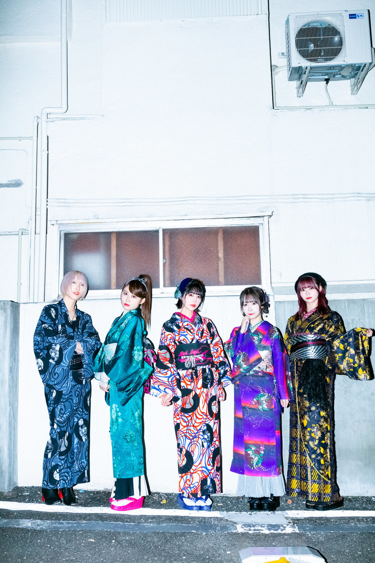 左から、滝沢ひなの、辰巳さやか、瀬戸みるか、朝倉あい、福田みゆ