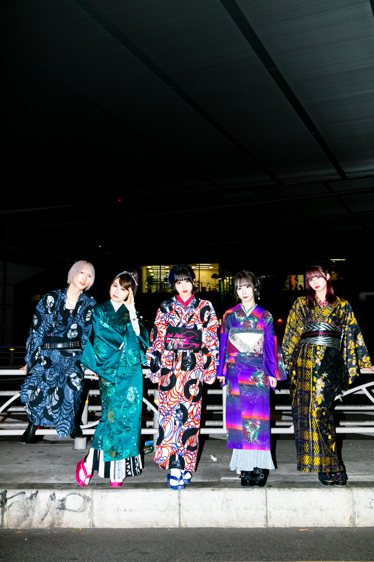 左から、滝沢ひなの、辰巳さやか、瀬戸みるか、朝倉あい、福田みゆ