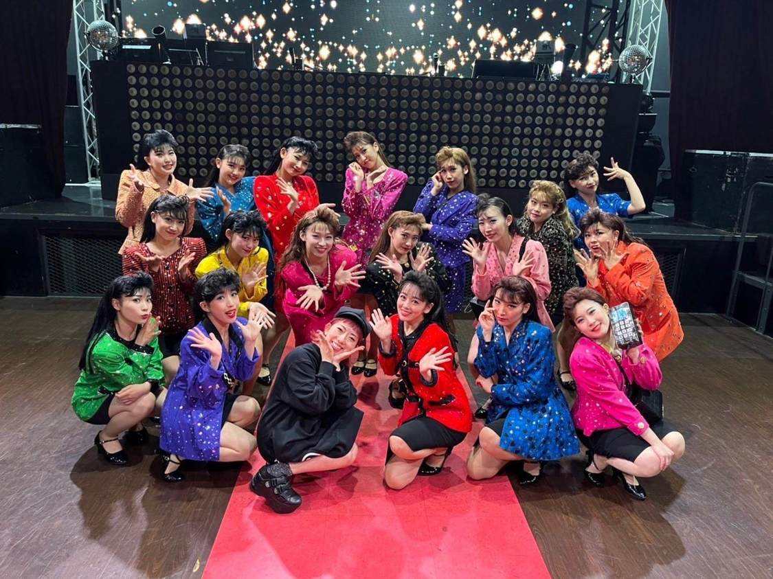 「【完全再現】『バブリーダンス』踊ってみた！【令和版｜伊原六花】」オフショット