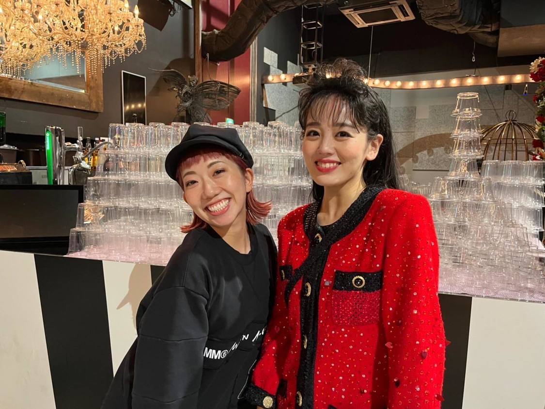 「【完全再現】『バブリーダンス』踊ってみた！【令和版｜伊原六花】」オフショット