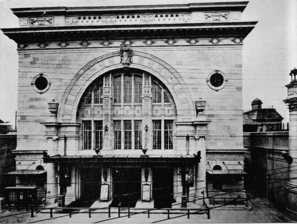 開場当時の松竹座（©松竹）