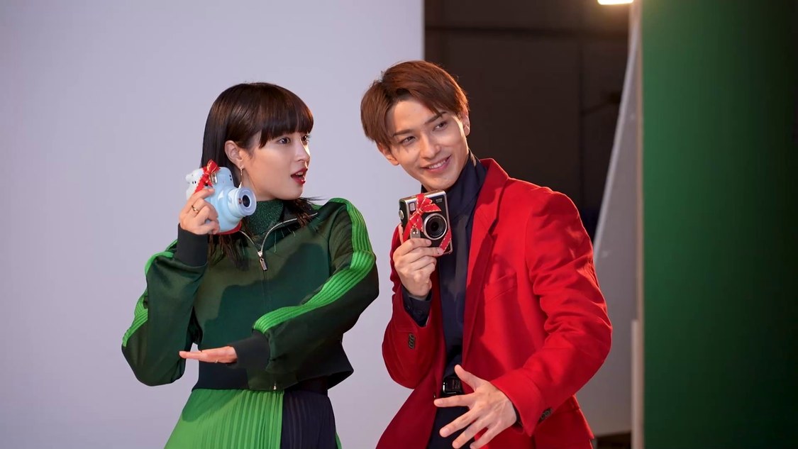 INSTAX “チェキ”「ワクワククリスマス」篇TV-CMメイキング