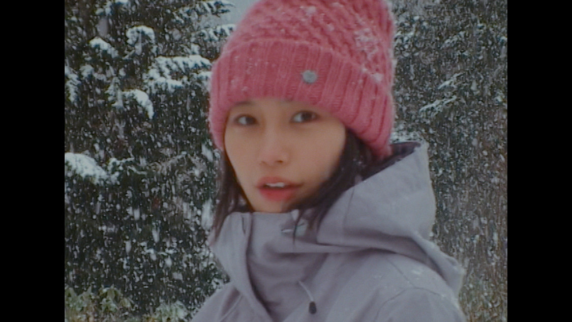 南沙良「クリスマスイブ」MVより