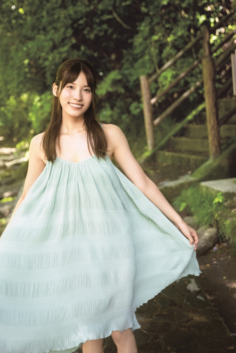 AKB48 谷口めぐ 1st写真集『可愛さの理由』先行カット第2弾（(C)KADOKAWA (C) A.M.Entertainment 撮影：TANAKA TOMOHISA）