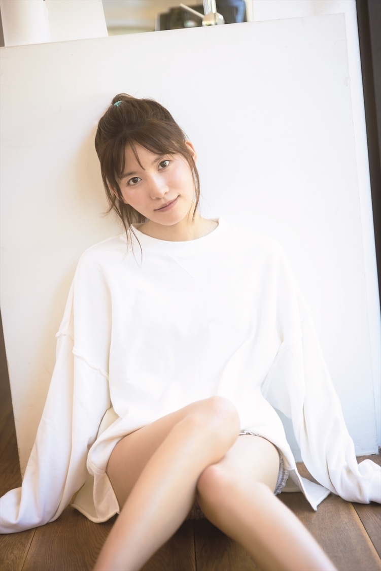 AKB48 谷口めぐ 1st写真集『可愛さの理由』先行カット第3弾（(C)KADOKAWA (C) A.M.Entertainment 撮影：TANAKA TOMOHISA）