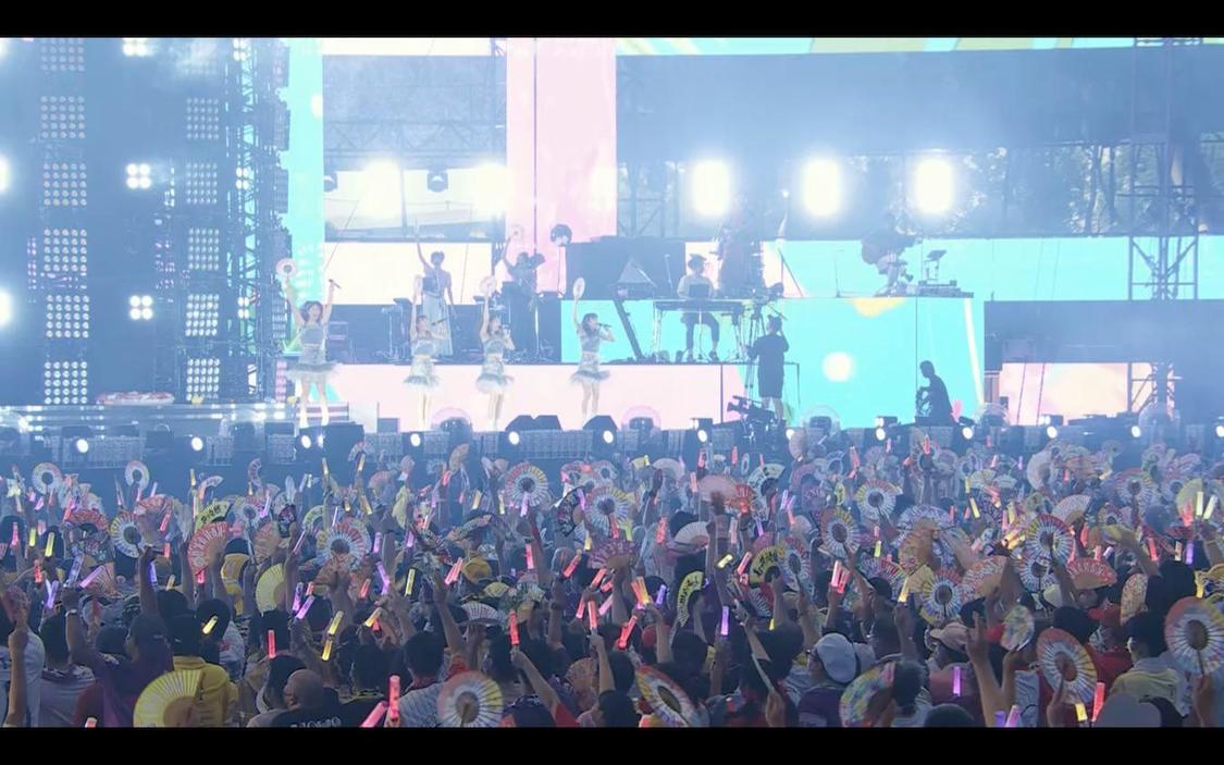 「ももクロ【LIVE】ワニとシャンプー（from『ももクロ夏のバカ騒ぎ2022 -MOMOFEST-』DAY1）」より