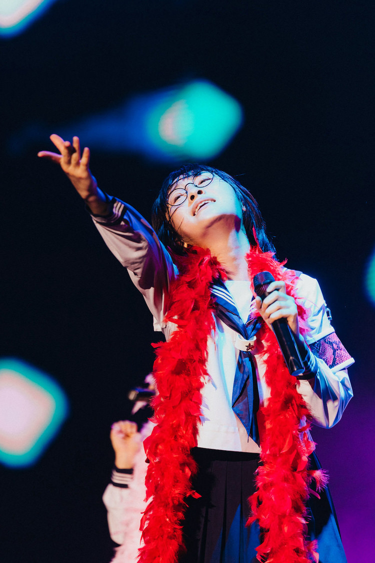 新しい学校のリーダーズ＜Head in the Clouds at Jakarta＞インドネシア・ジャカルタ（2022年12月3日／撮影：Lindsey Blane）