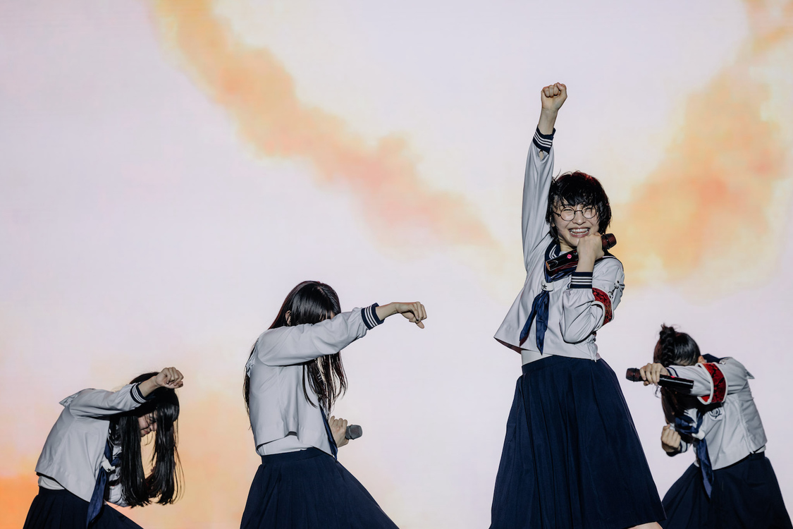 新しい学校のリーダーズ＜Head in the Clouds at Jakarta＞インドネシア・ジャカルタ（2022年12月3日／撮影：Lindsey Blane）