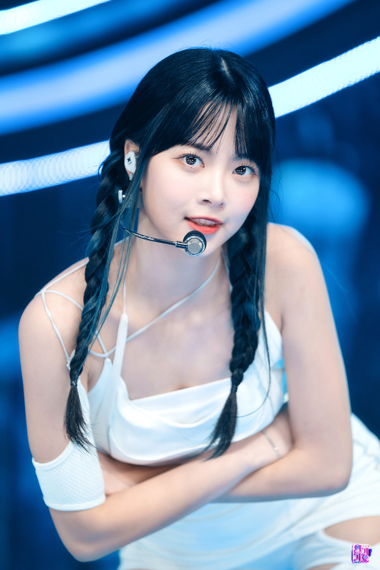 ホン・ウンチェ（LE SSERAFIM）『SBS人気歌謡』より