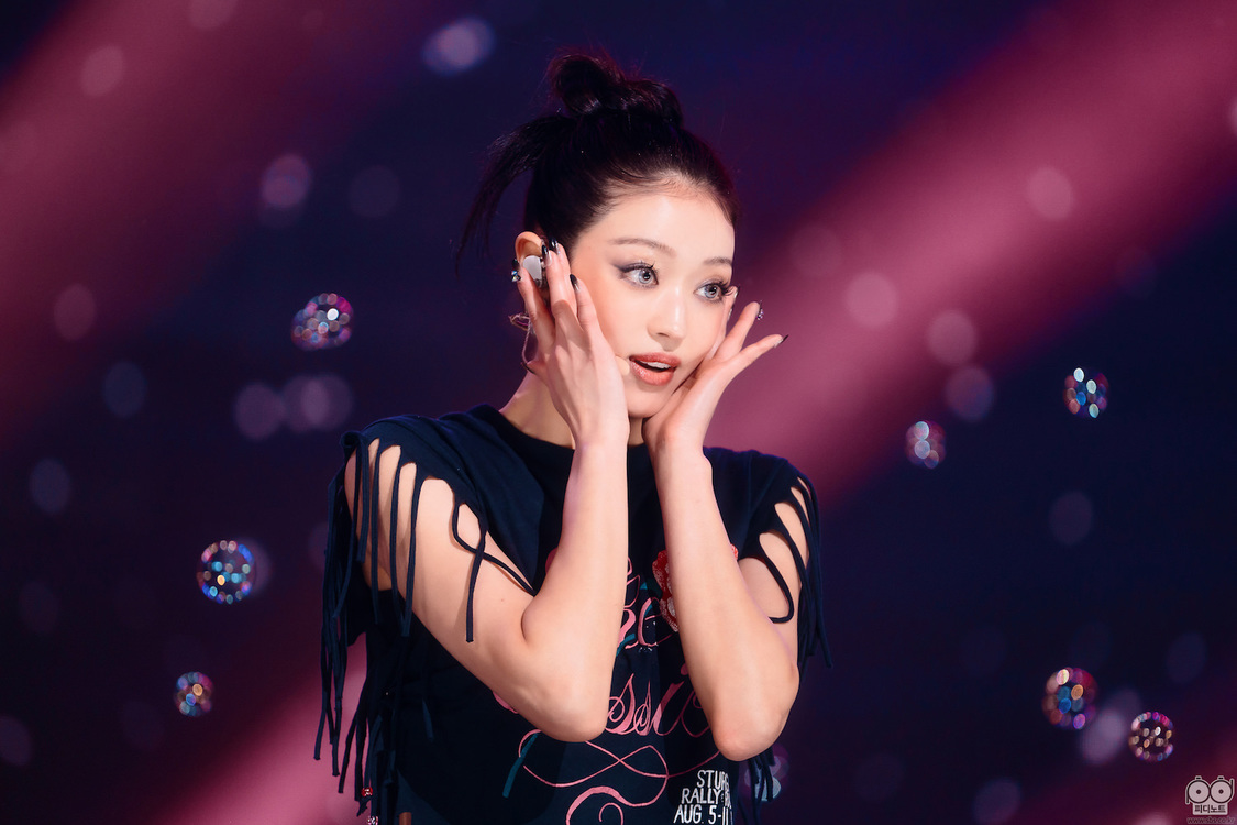 ユア（OH MY GIRL）『SBS人気歌謡』より