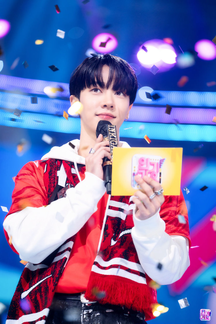 MC『SBS人気歌謡』より