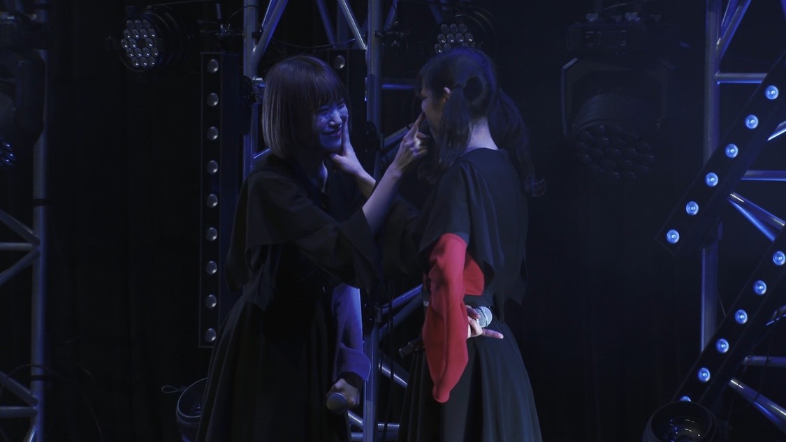 豆柴の大群「りスタート」ライブ映像より