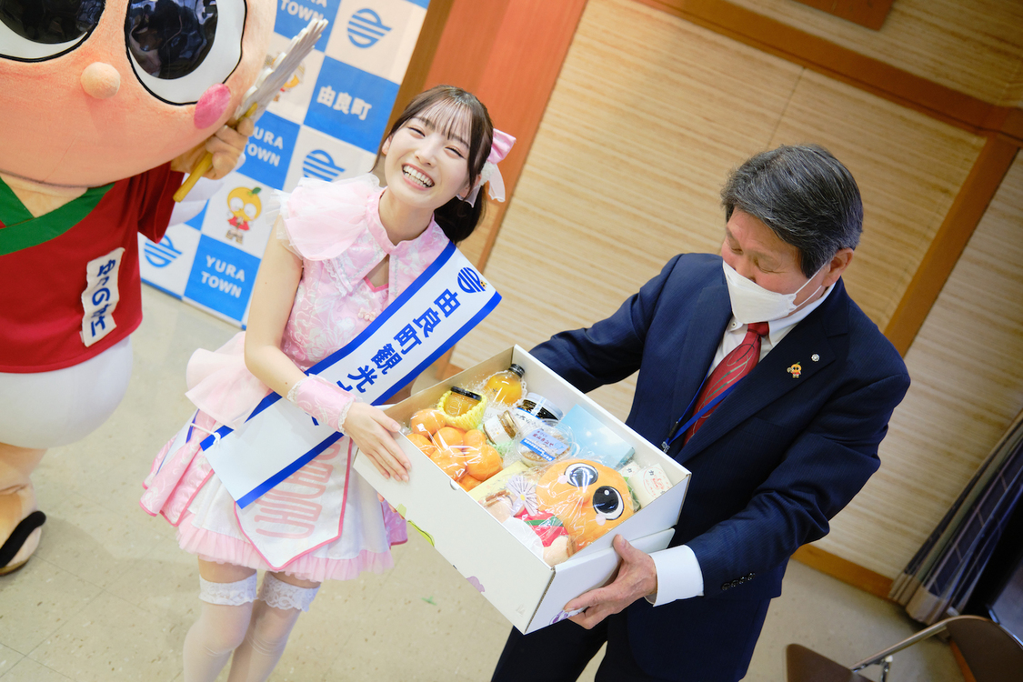 由良ゆら（#よーよーよー／(C)Shimoyama Haruka）