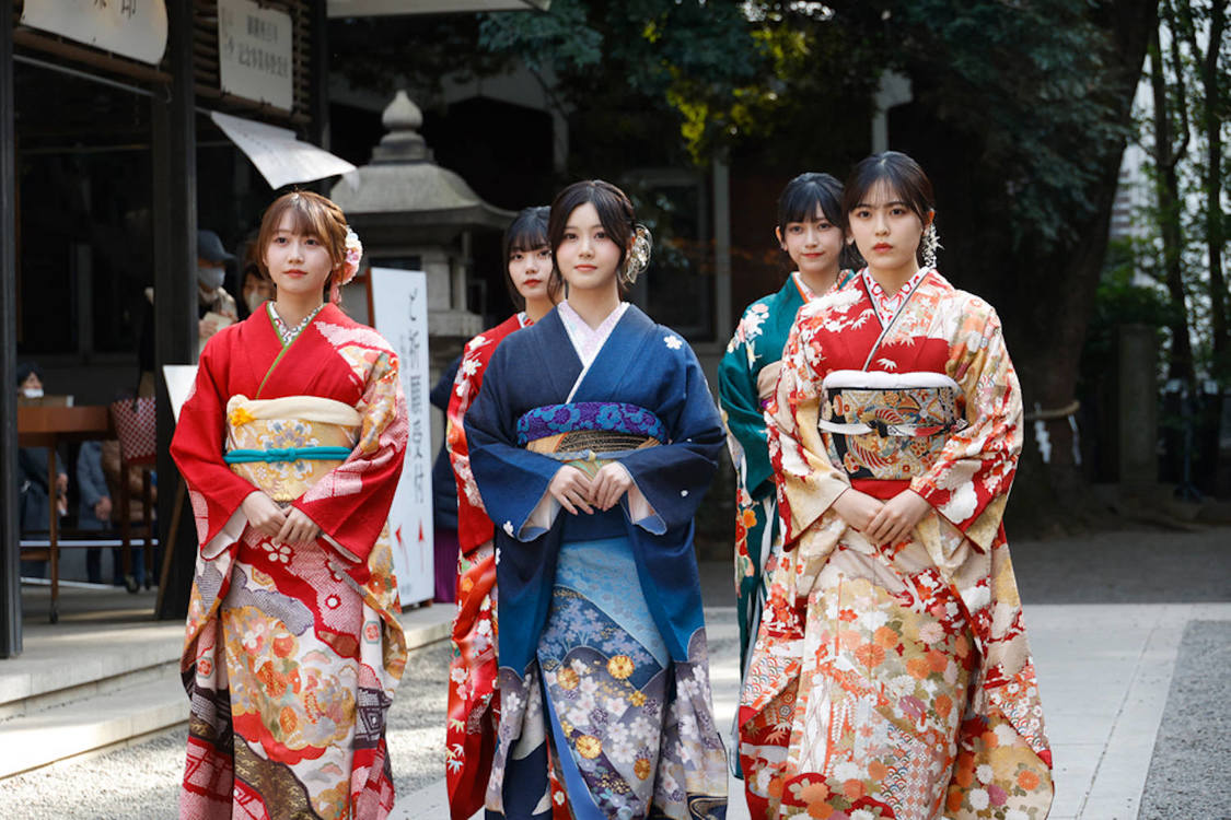 乃木坂46 伊藤理々杏、柴田柚菜、矢久保美緒、池田瑛紗、中西アルノ／乃木神社（2023年1月6日）