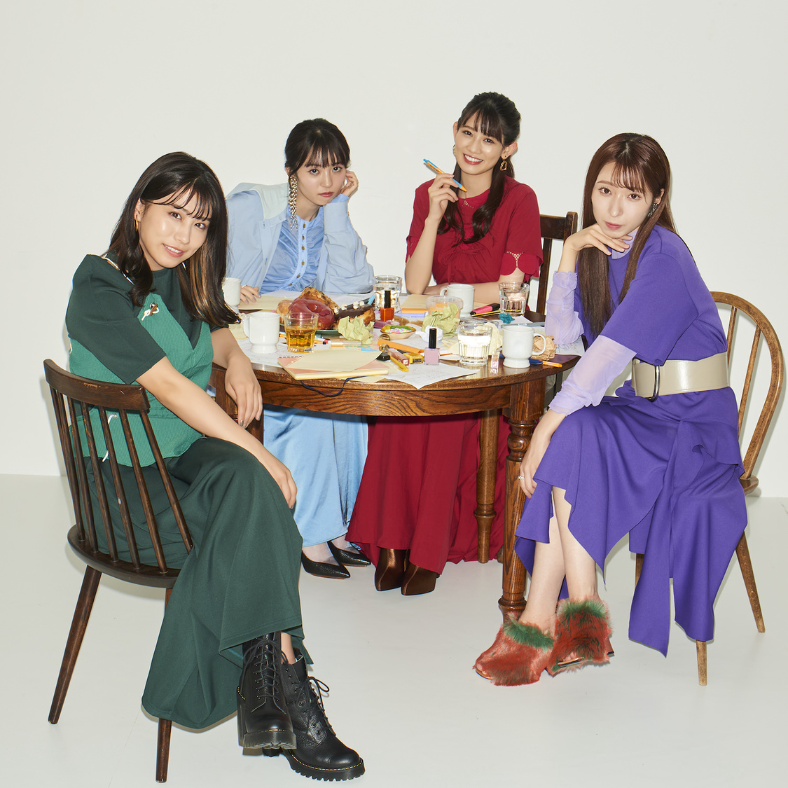 TEAM SHACHI（©STARDUST PROMOTION, INC.）