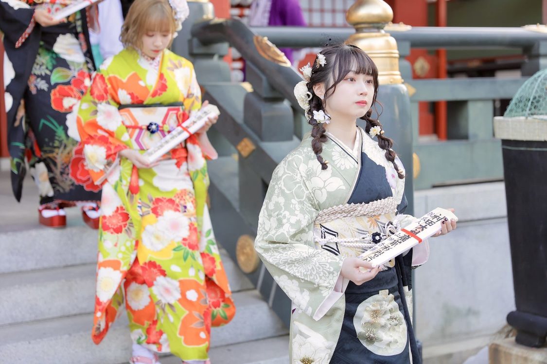 ＜AKB48 二十歳のつどい＞神田明神（2023年1月9日／(C)AKB48）