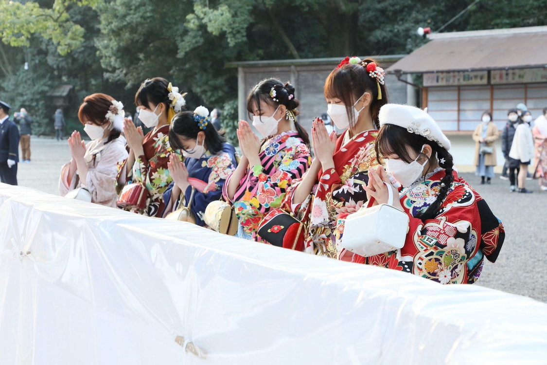 ＜SKE48 成人式＞熱田神宮（2023年1月9日／©2023 Zest, Inc.／衣装協力：株式会社清水屋）