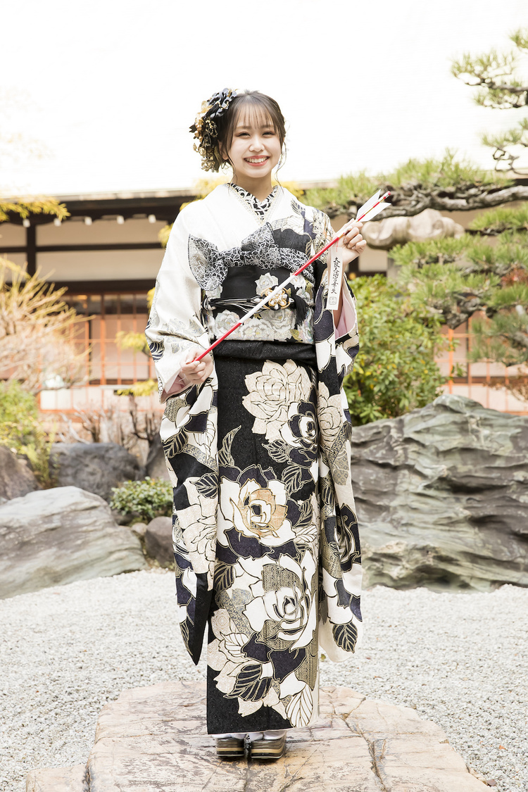 平山真衣＜新成人メンバー「はたちのつどい」＞大阪天満宮（2023年1月9日／©Showtitle）