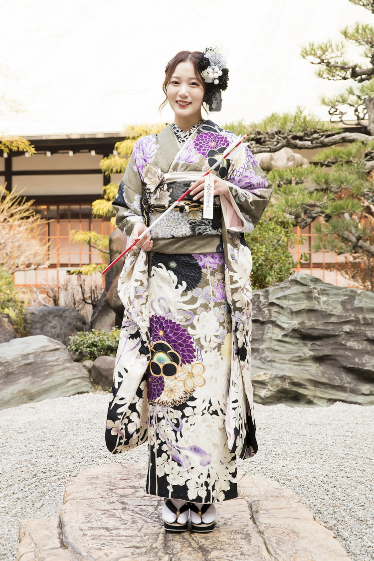 眞鍋杏樹＜新成人メンバー「はたちのつどい」＞大阪天満宮（2023年1月9日／©Showtitle）