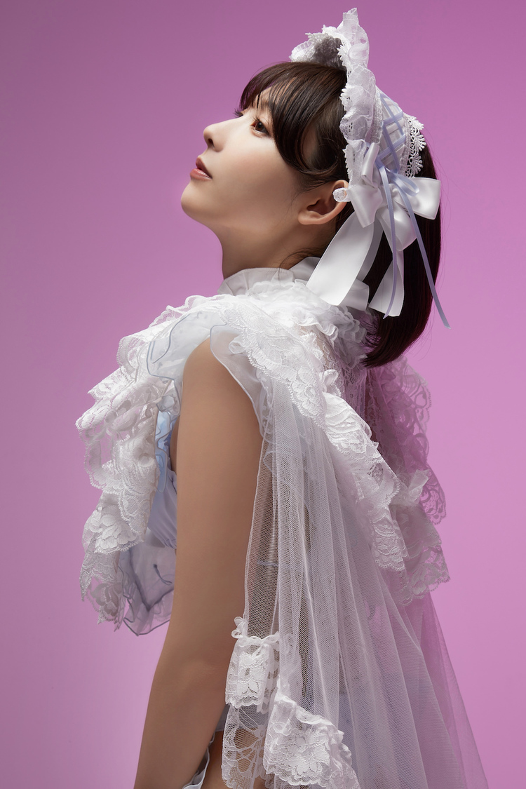 水湊みお（#ババババンビ）『ビッグコミックスピリッツ』第7号 アザーカット（©LESLIE KEE／小学館）