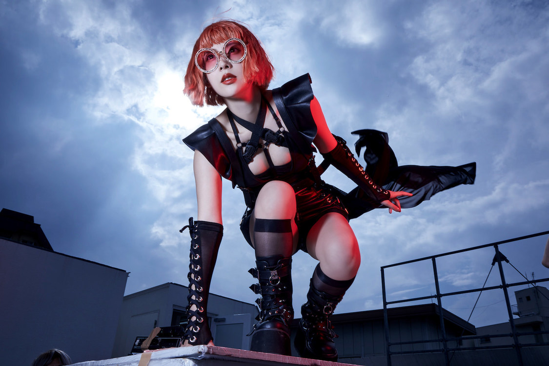 水湊みお（#ババババンビ）『ビッグコミックスピリッツ』第7号 アザーカット（©LESLIE KEE／小学館）