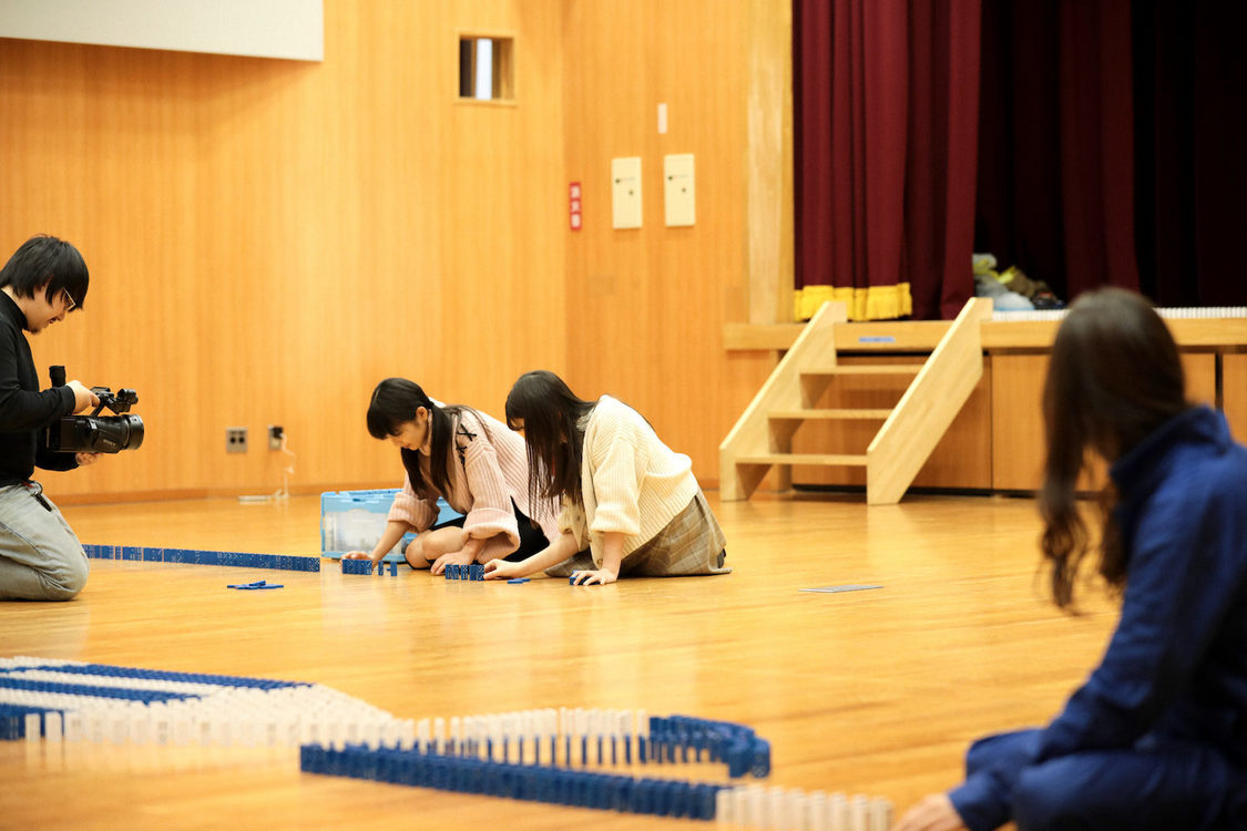 マジカル・パンチライン吉田優良里、吉澤悠華、沖口優奈『ゆうなの那由多？超過酷！一万個ドミノライブツイスター』