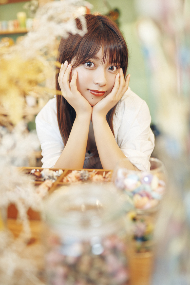 まるぴ『週刊プレイボーイ』アザーカット（カメラマン©岡本武志／集英社『週刊プレイボーイ』／スタイリスト：野田陽子（ミタケイショウ）／ヘアメイク：萩村千紗子／編集：高篠友一／マネジメント：長谷川喜十郎（ゼロイチファミリア））