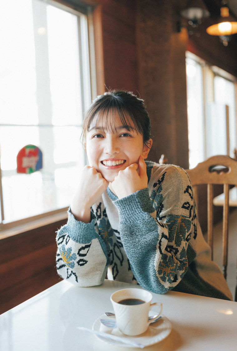 📸 画像：『B.L.T.2023年3月号』セブンネットショッピング購入特典ポストカード【松島かのん】｜乃木坂46 久保史緒里、冬の旅で飾らない