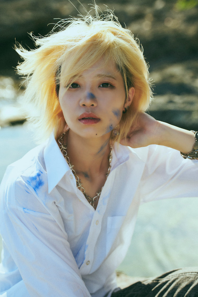 蒼井ふう 2nd写真集『蒼に溶ける』完全版より