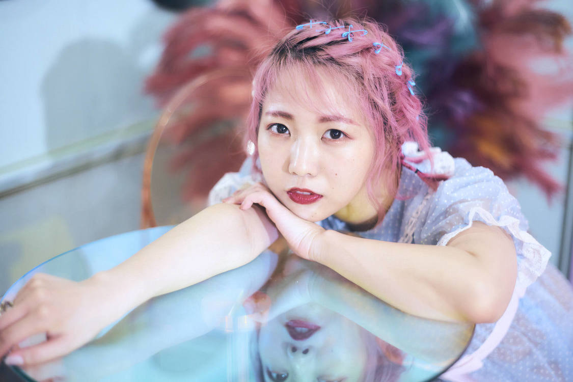 『戸田真琴フォトブック Makolin is』（東京ニュース通信社刊）