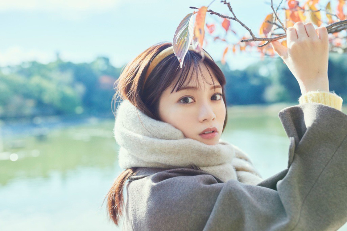 宮田愛萌（日向坂46）初の小説『きらきらし』（撮影：熊木優）