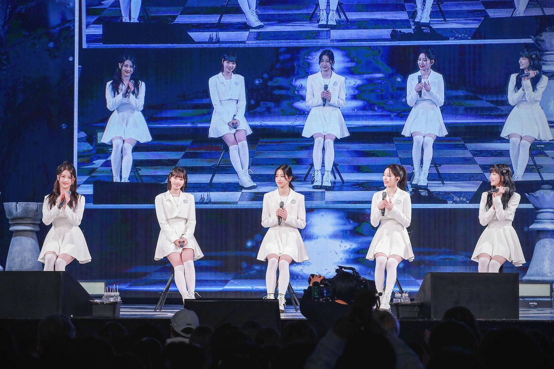 ＜LE SSERAFIM JAPAN DEBUT SHOWCASE 'FEARLESS'＞TOKYO DOME CITY HALL（2023年1月25日／(P)&(C) SOURCE MUSIC）