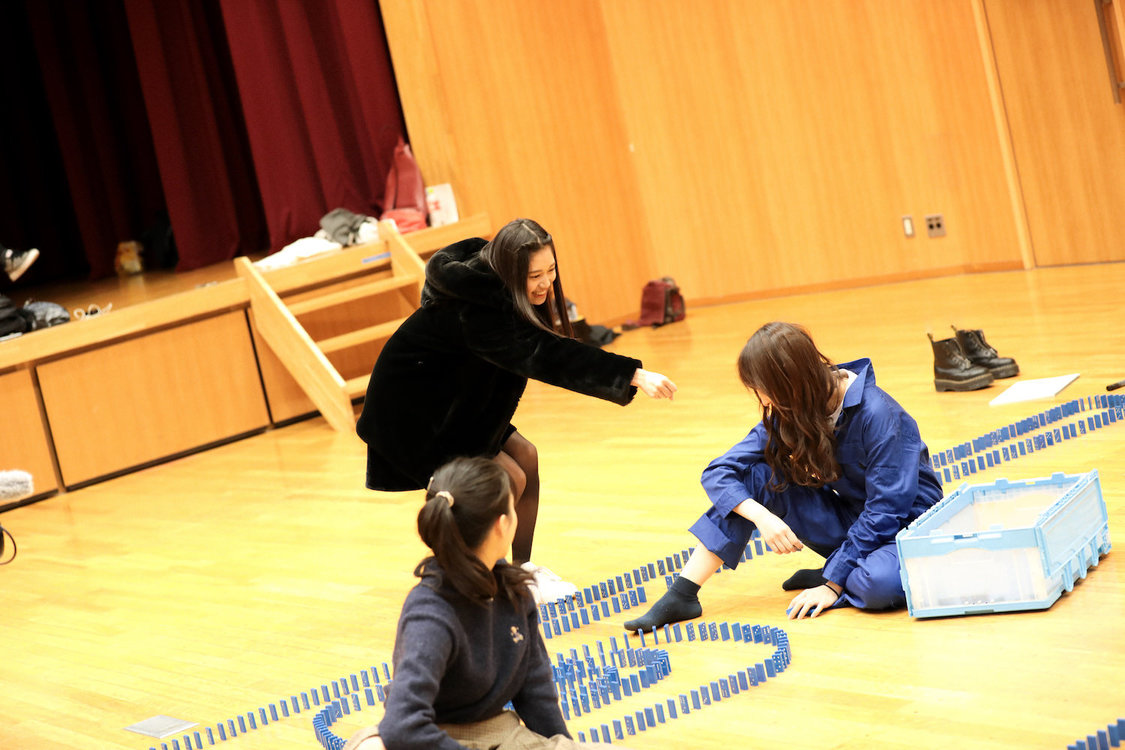 マジカル・パンチライン小山リーナ、浅野杏奈、沖口優奈『ゆうなの那由多？超過酷！一万個ドミノライブツイスター』