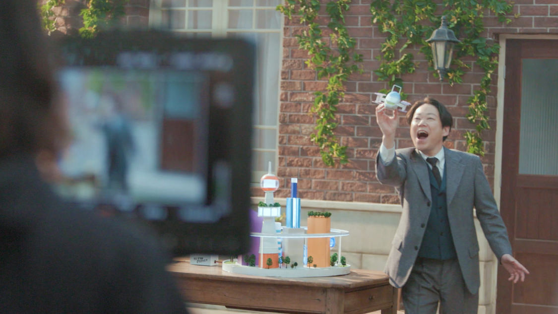 阿部サダヲ、新TV-CM「CO2を減らすために」篇「すすめ、ゼロカーボン！」篇 メイキング画像