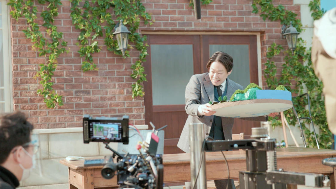 小坂菜緒（日向坂46）＆阿部サダヲ、新TV-CM「CO2を減らすために」篇「すすめ、ゼロカーボン！」篇 メイキング画像